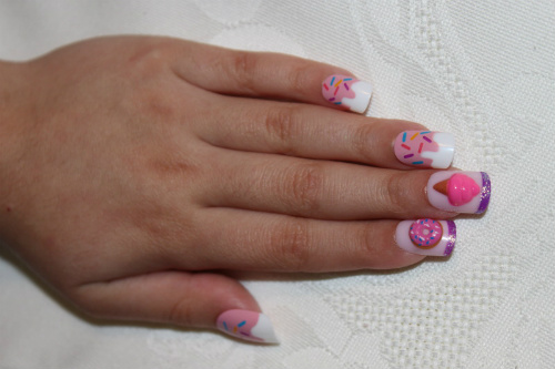 nails